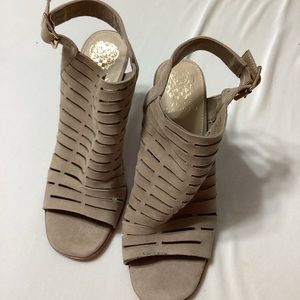 VINCE CAMUTO LADIES HEELS